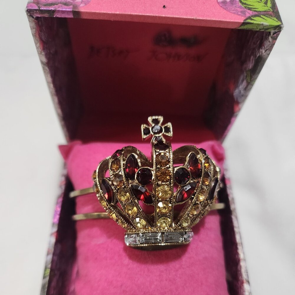 Betsey Johnson Royal Engagement Crown Hinged Bangle Bracelet Vintage